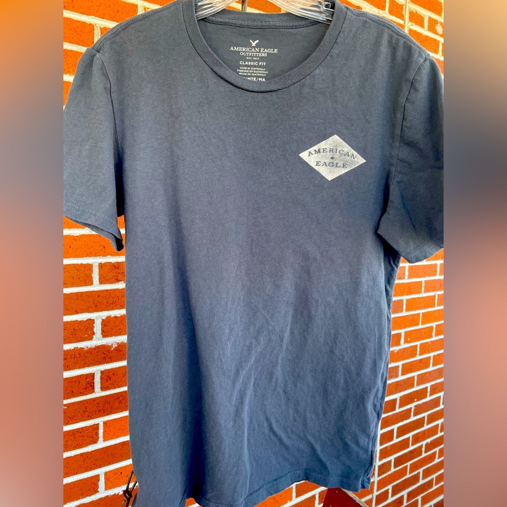 American Eagle mens tshirt. Medium. Distressed. EUC